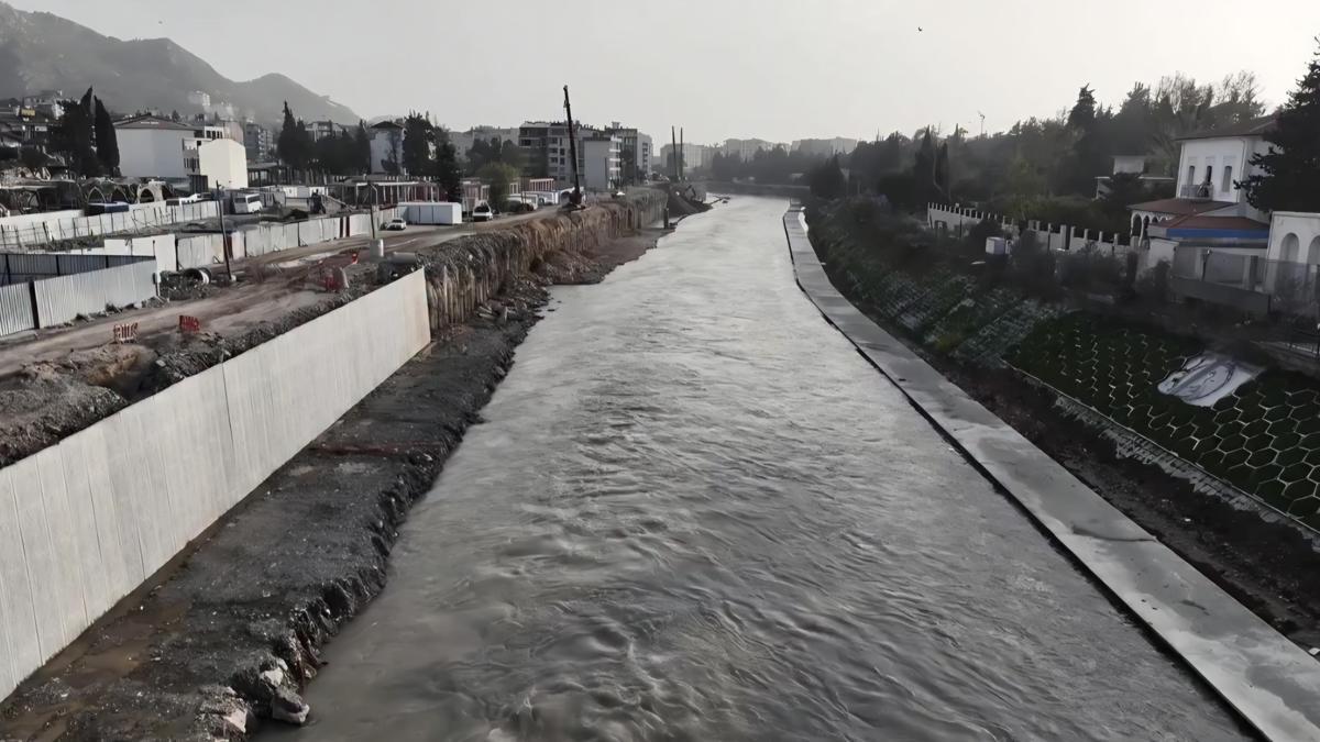 Asi Nehrinde ıslah ve çevre düzenleme çalışmaları sürüyor