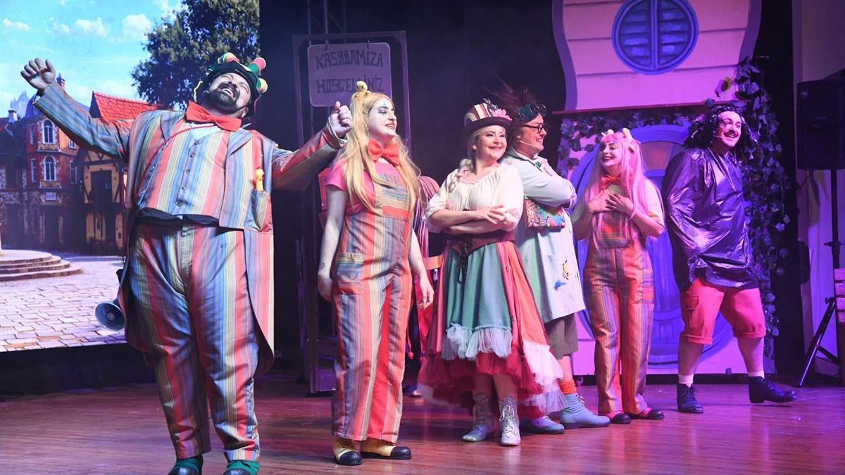 Osmaniyede 'Çöplük Kralı ve İcatçı' çocuklarla buluştu