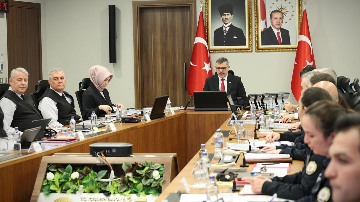 Bakan Çiftçi'den valilerle 'güvenlik' toplantısı