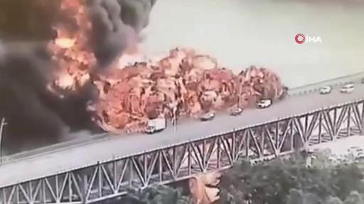 Panamadaki dehşet anları! Alevler köprüye sıçradı: 1 ölü, 2 yaralı...