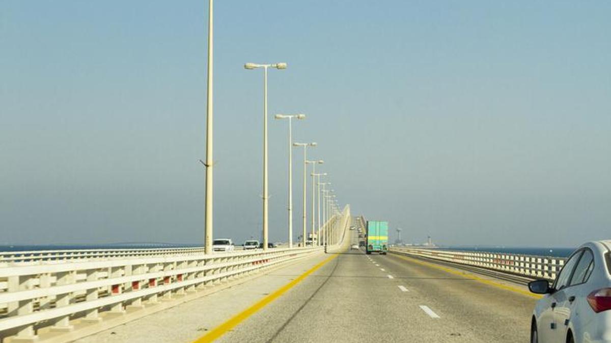 Suudi Arabistan ile Bahreyn'i birbirine bağlayan köprü, geçici olarak kapatıldı