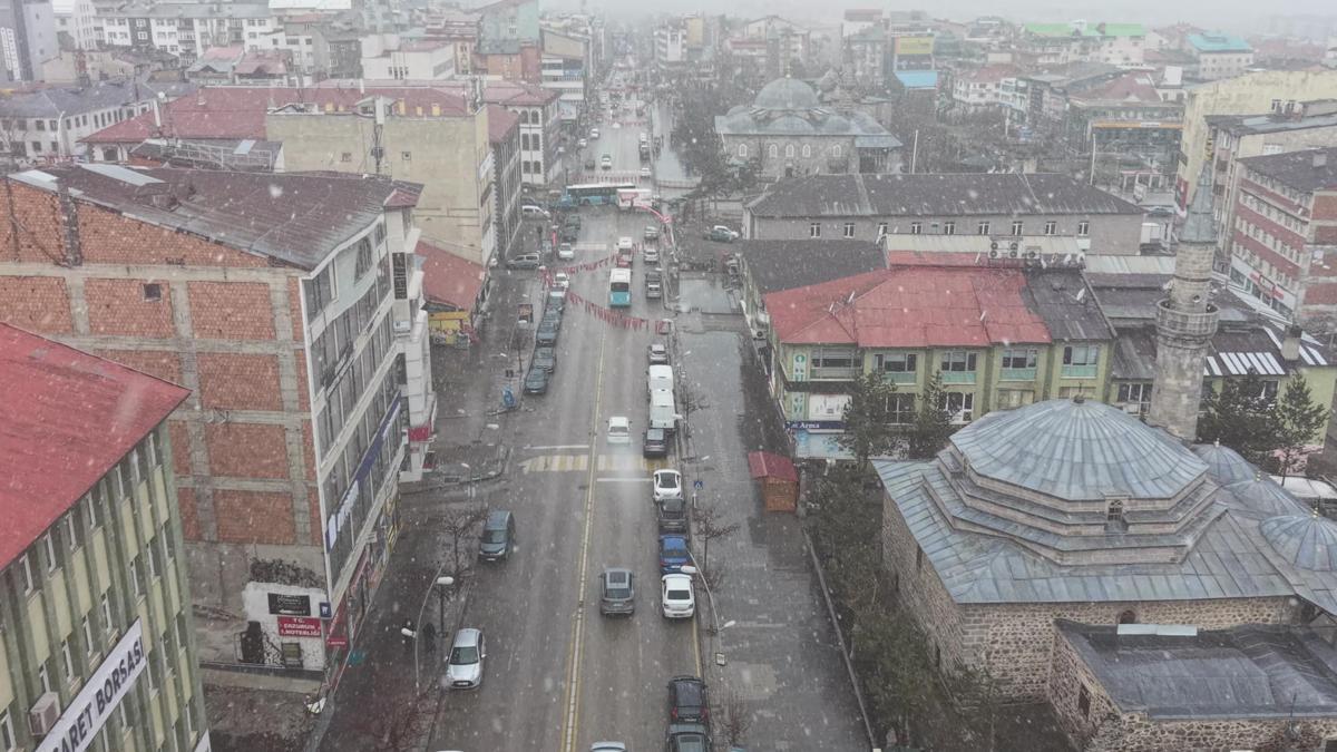 Erzurum'da 'kar' sürprizi