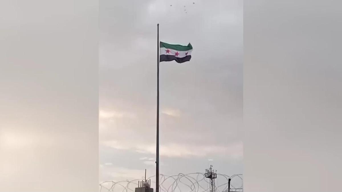 Ayn-el Arab’da yeni dönem: Suriye bayrağı göndere çekildi