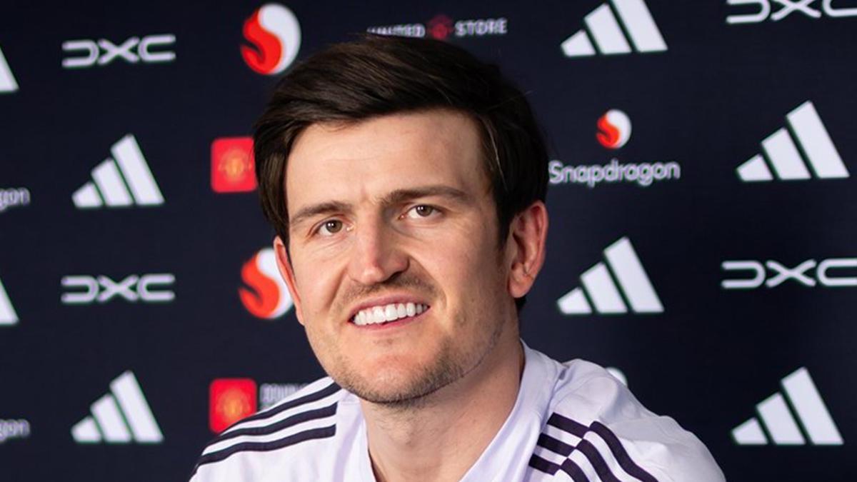 Manchester United, Harry Maguire'la yeni sözleşme imzaladı