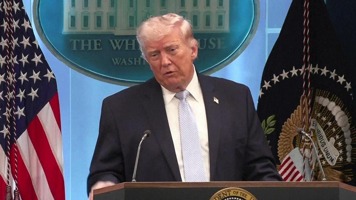 Trump İran'a 'Yeryüzünden Silinebilir' Diyor