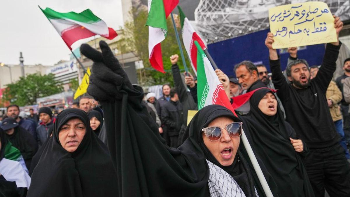 İran'da sevinç gösterileri: ABD'ye karşı büyük zafer kazandık