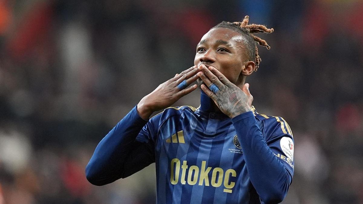 Dorgeles Nene'den parmak ısırtan performans