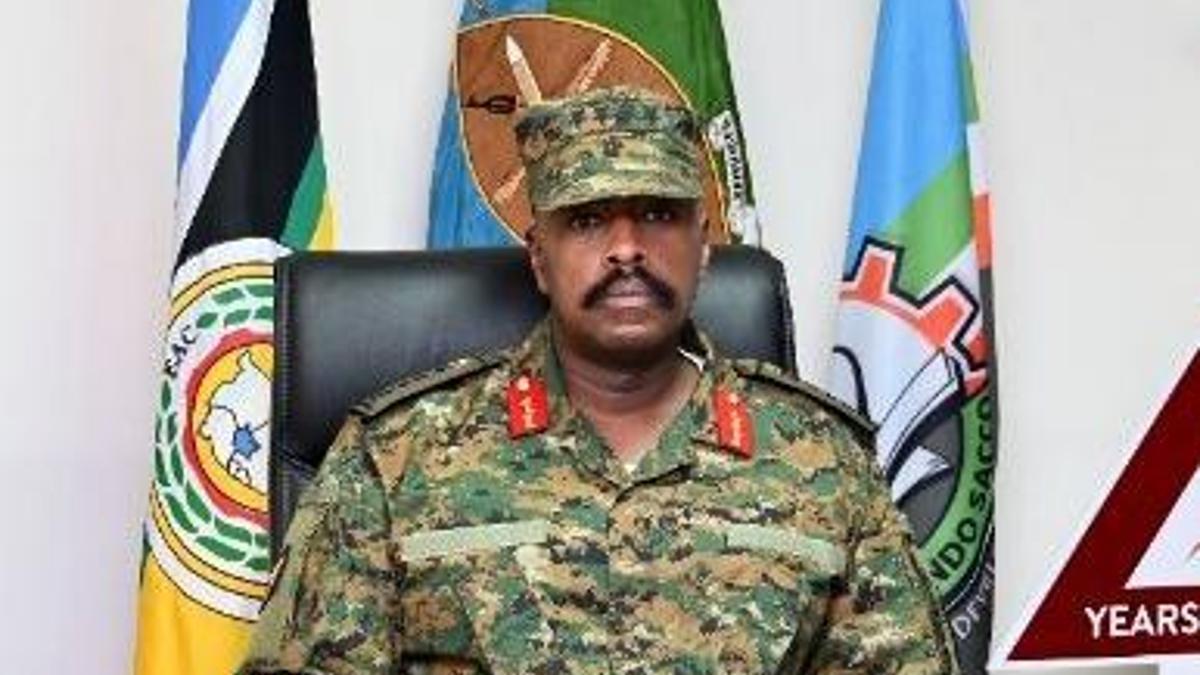 Ugandalı generalden geri adım: Türk kardeşlerimi çok seviyorum