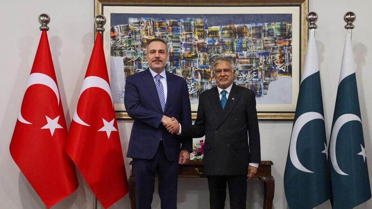 Dışişleri Bakanı Fidan, Pakistanlı mevkidaşı Dar ile telefonda görüştü