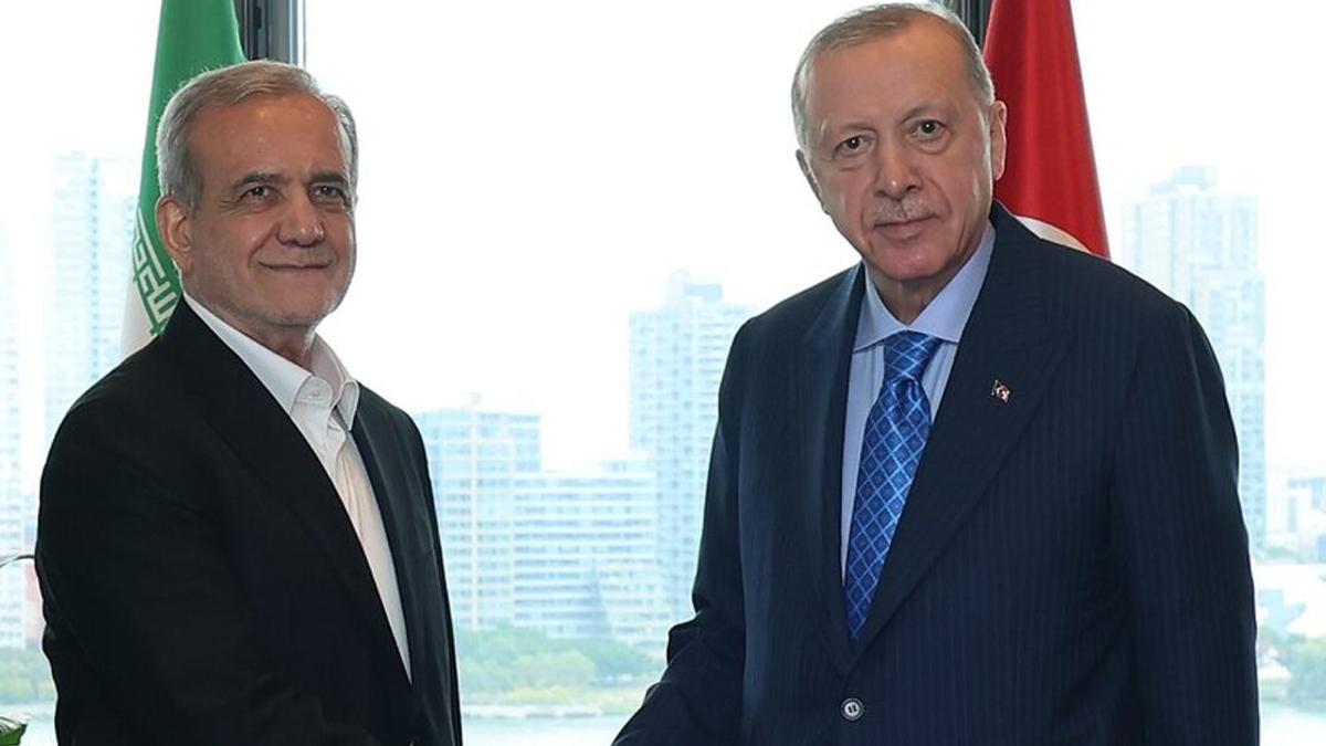 İran Cumhurbaşkanı Pezeşkiyan'dan Türkiye'ye övgü