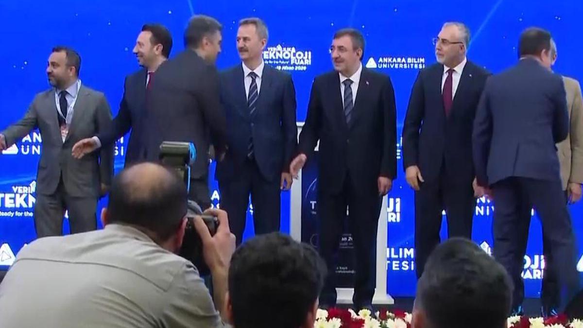 Cevdet Yılmaz ve Bakan Işıkhan 8. Verimlilik ve Teknoloji Fuarı'nda konuştu