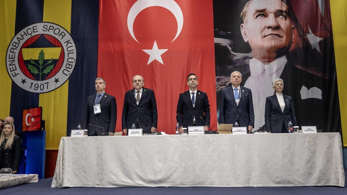 Fenerbahçe Divan Kurulu Başkanı Şekip Mosturoğlu: Hepimiz çok üzgünüz