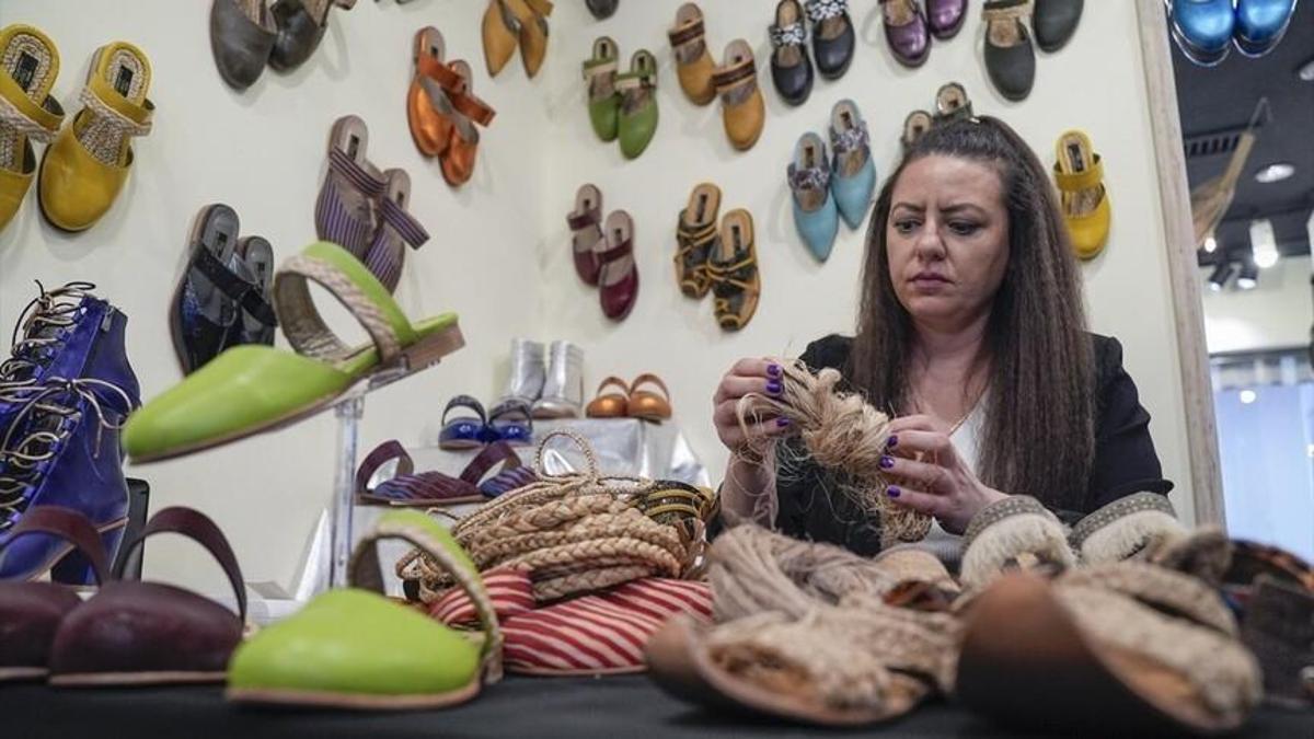 Muz lifinden ayakkabı üreten kadın girişimci dünyaya açıldı