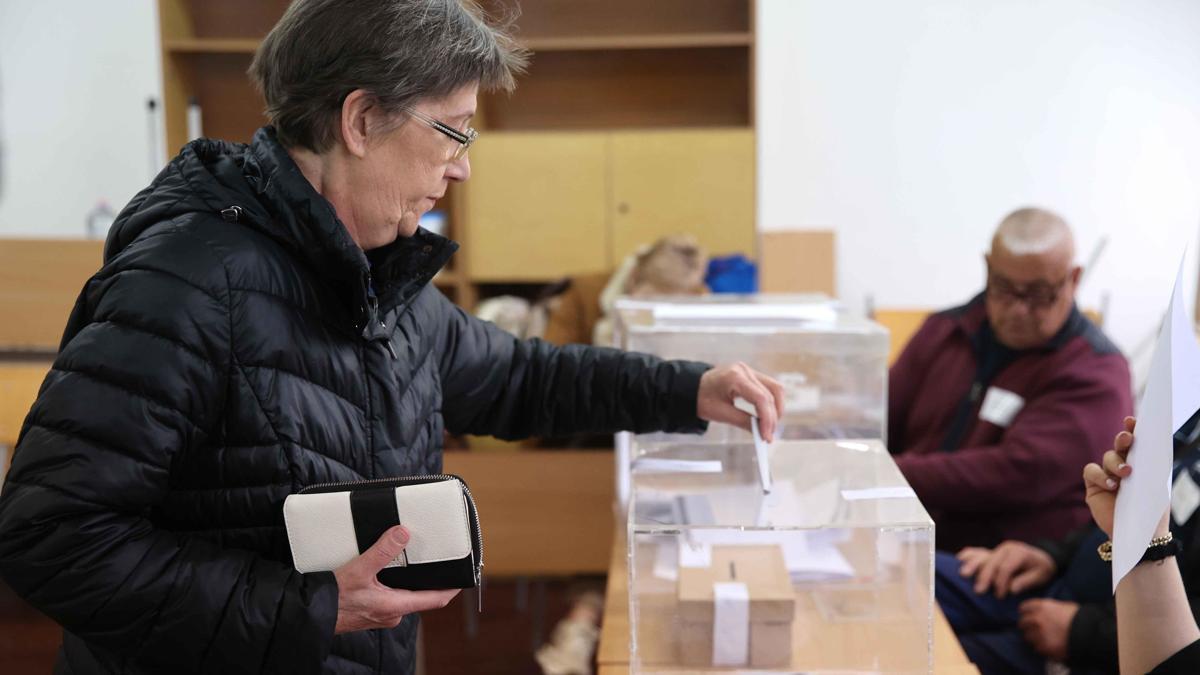 Bulgaristan'da 5 yılda 8'inci seçim: Oy kullanma işlemi başladı