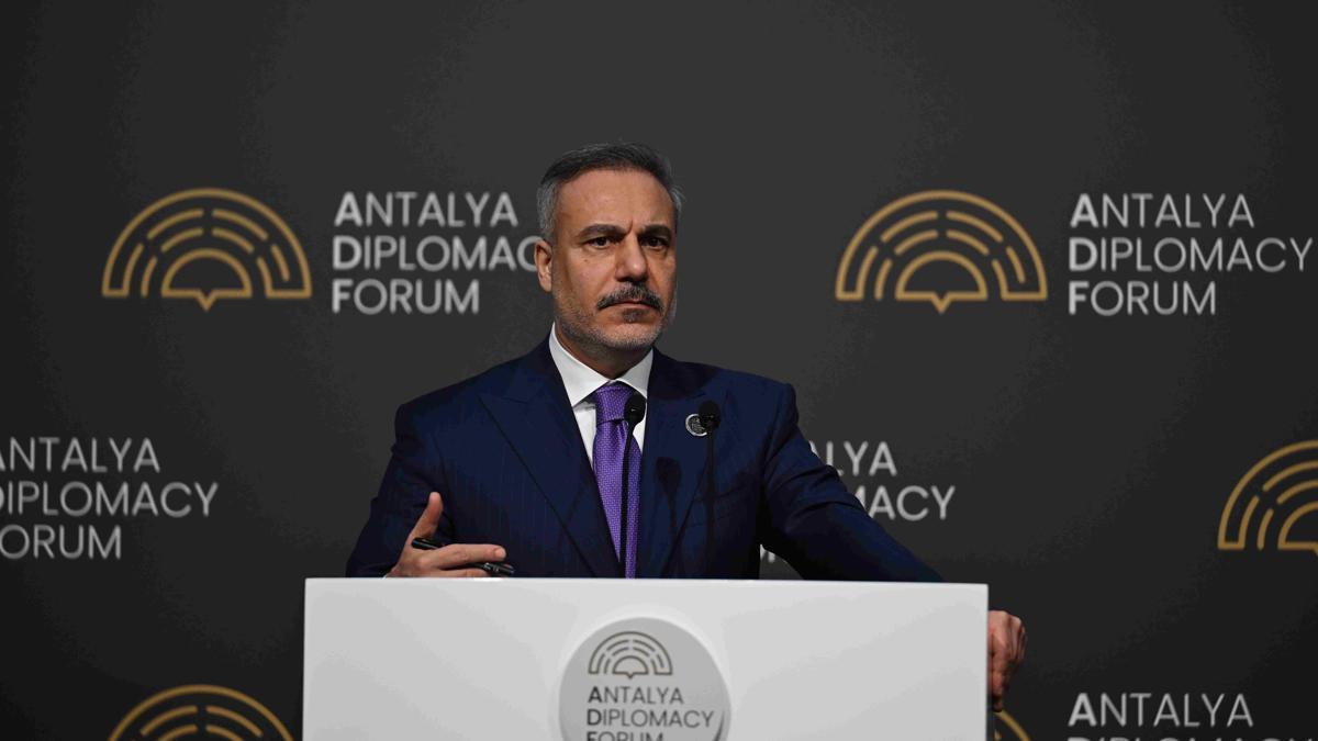Diplomasinin kalbi Antalya'da attı! Dışişleri Bakanı Hakan Fidan'dan açıklamalar