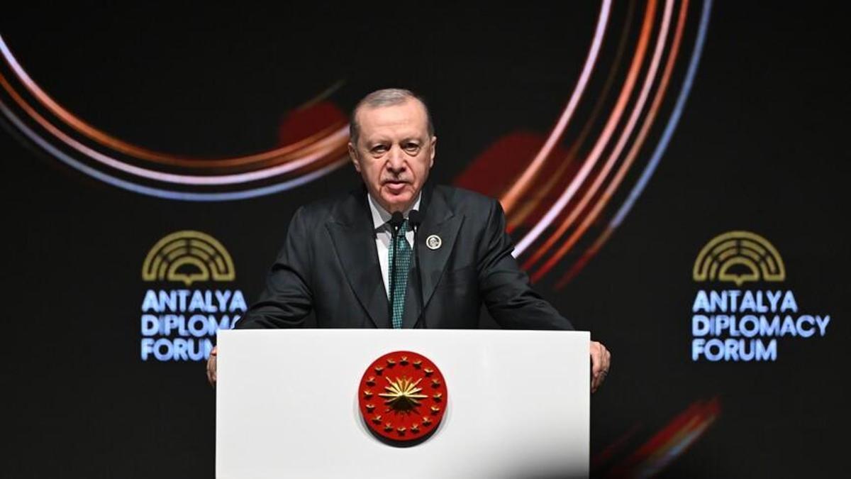 Cumhurbaşkanı Erdoğan'ın Antalya Diplomasi Forumu konuşması 3 dilde kitaplaştırıldı