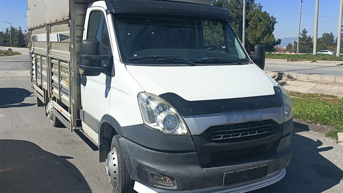 Tescilsiz plaka kullanan sürücüye 140 bin TL ceza