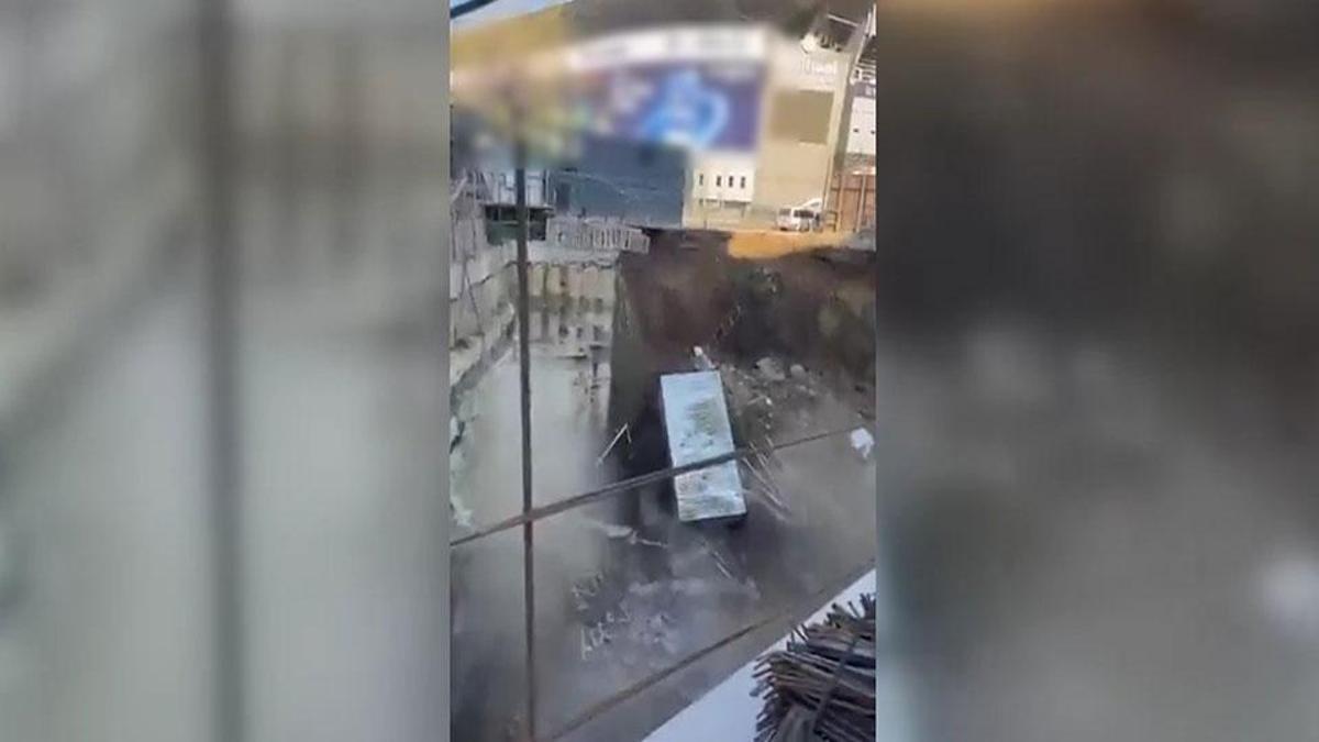 FB Stadyumu'nun yakınında istinat duvarı çöktü