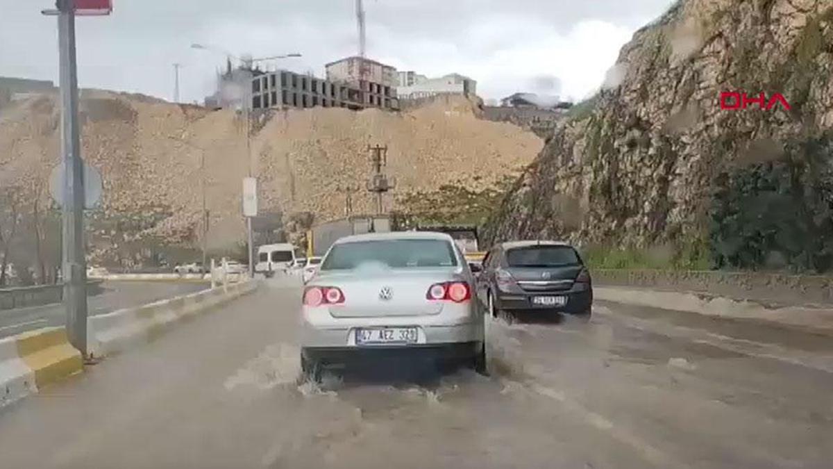 Mardin'de sağanak: Öğrenciler okulda mahsur kaldı