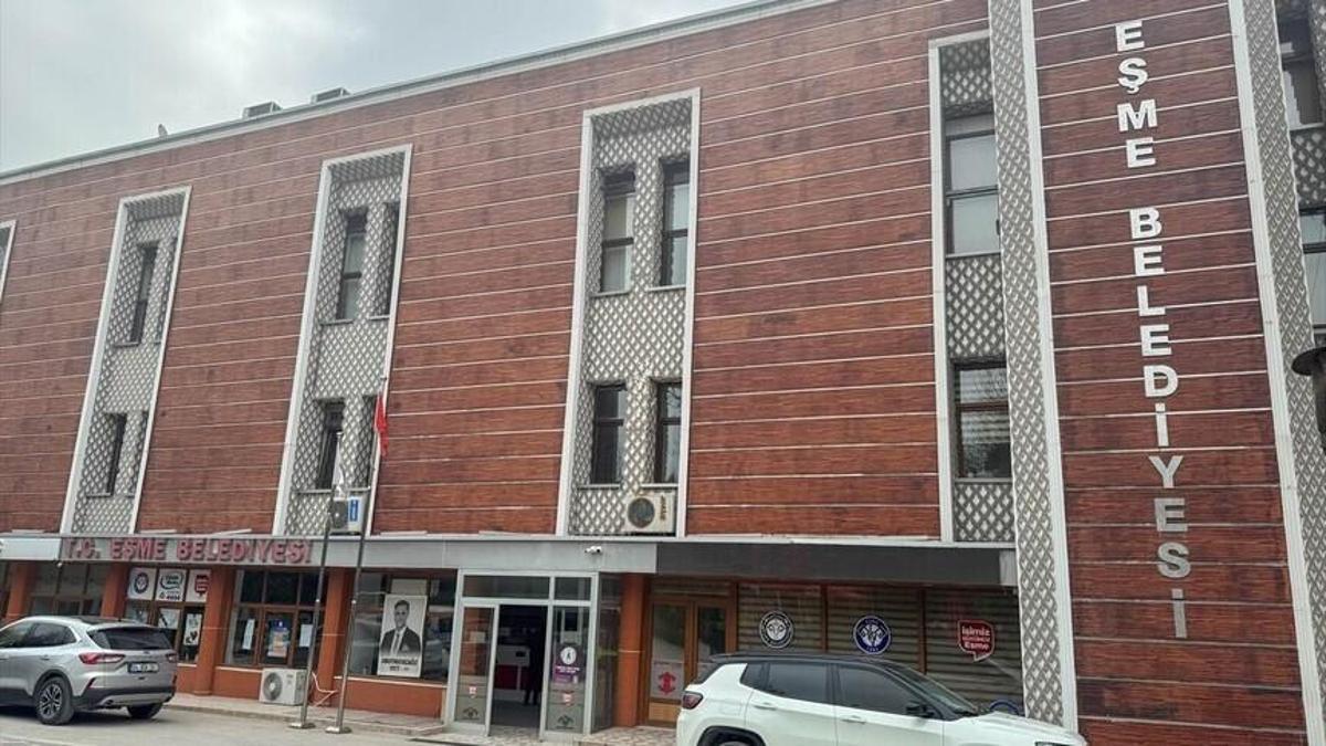 SON DAKİKA... Eşme Belediye Başkanı Yılmaz Tozan görevinden uzaklaştırıldı