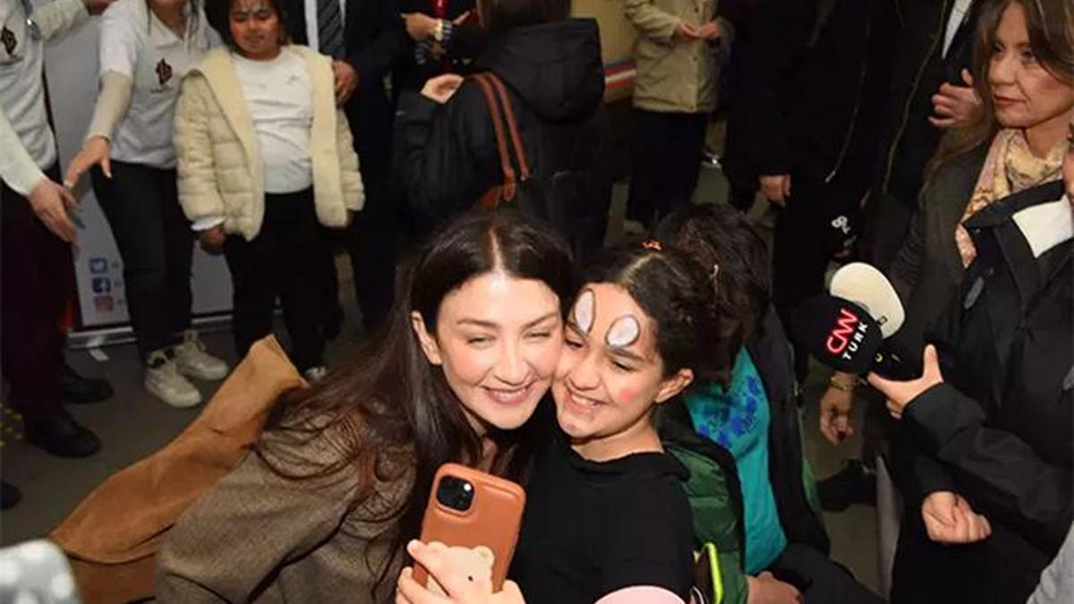 Eşref Rüya Oyuncularından Çocuklara Bayram Sürprizi