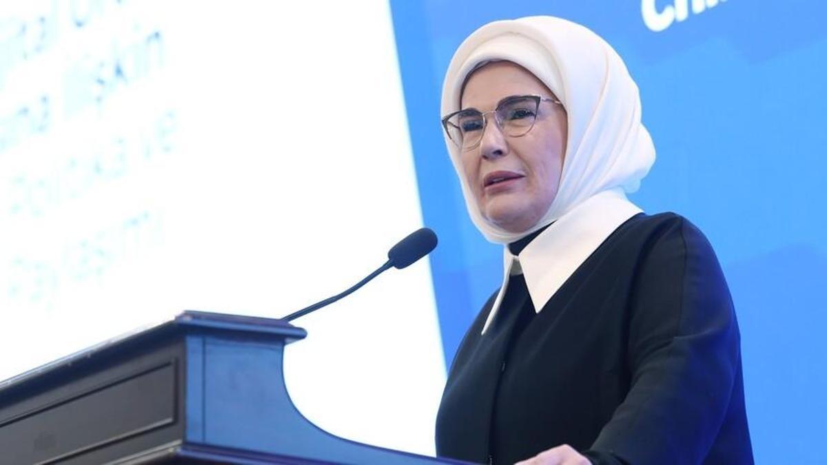 Emine Erdoğan’dan 23 Nisan mesajı: Çocuklar hayal kurdukça Türkiye daha da büyüyecek