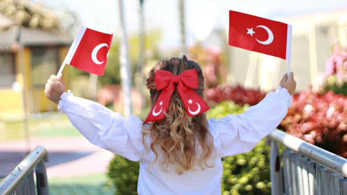 Ekonomi yönetiminden "23 Nisan Ulusal Egemenlik ve Çocuk Bayramı" mesajı