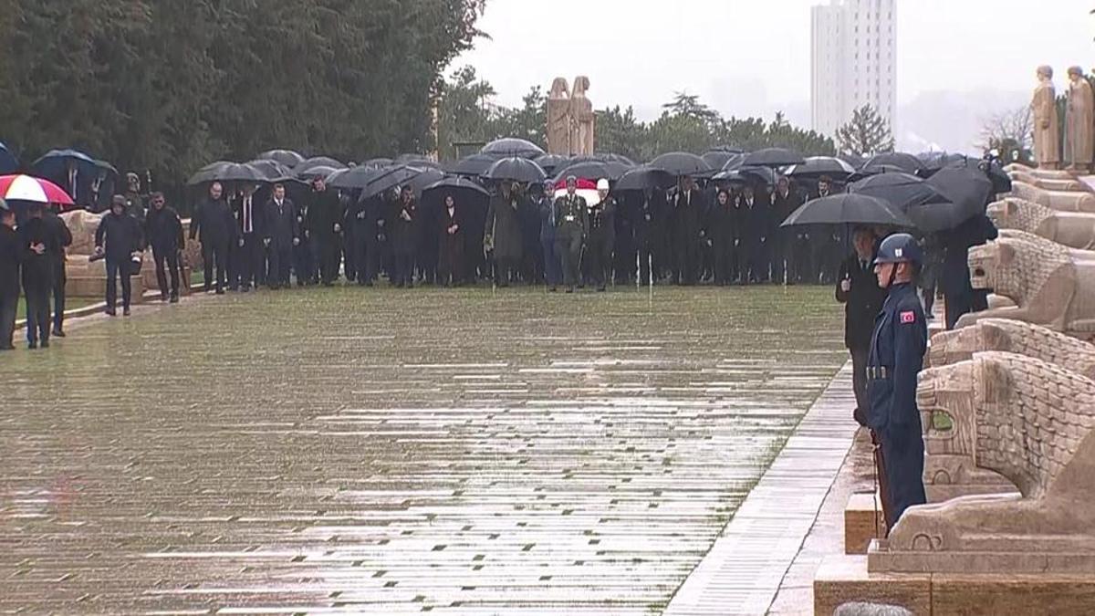 Devlet erkanı 23 Nisan töreni için Anıtkabir'deydi