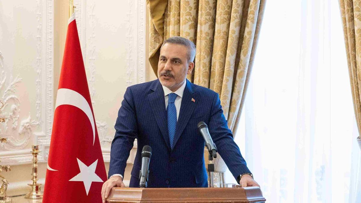 Dışişleri Bakanı Hakan Fidan, Londra’da Türk iş insanlarıyla buluştu