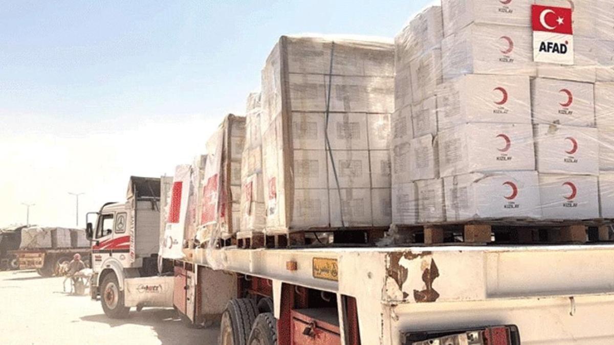 Türkiye'den, Lübnan'a 730 tonluk insani yardım