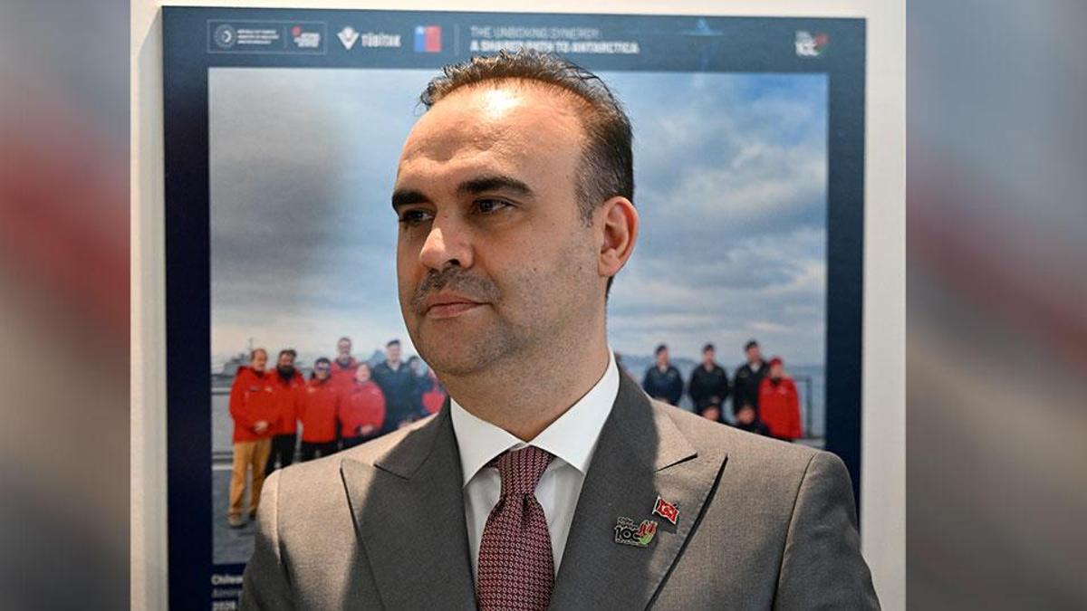 Bakan Kacır duyurdu: Türkiye Antarktika bilim üssüne hazır