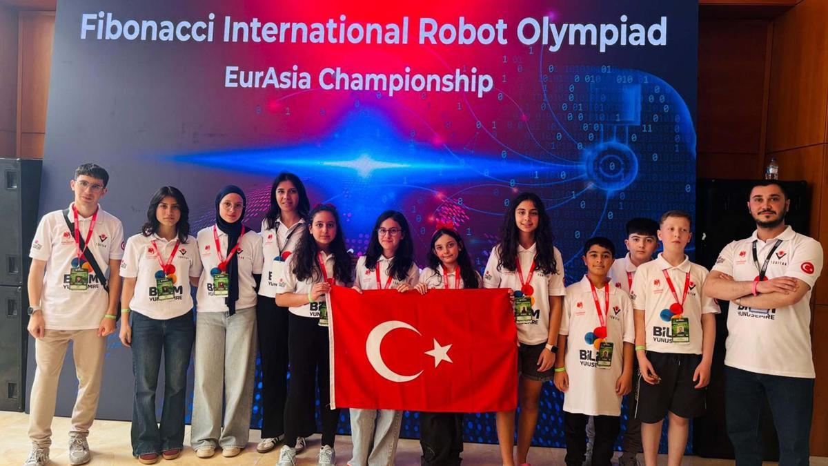 Bilim Yunusemre'den uluslararası robotik başarı