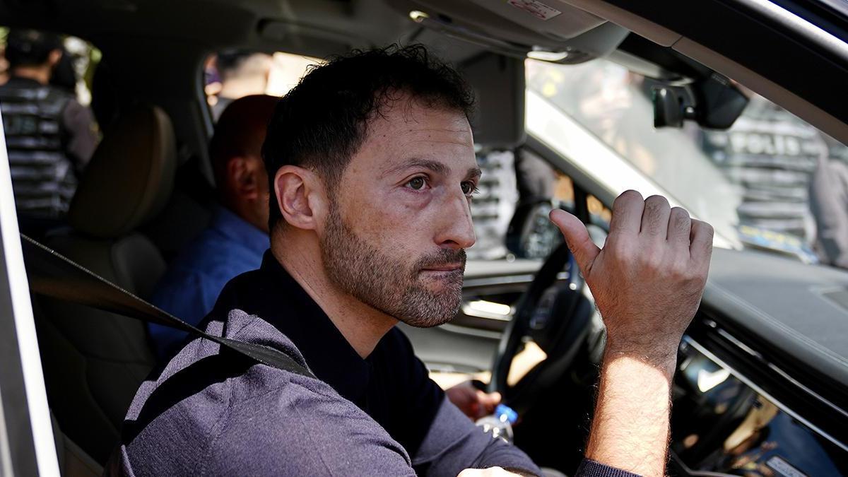 Fenerbahçe’de Tedesco’ya duygusal veda! Taraftarlarla tek tek fotoğraf çektirdi...