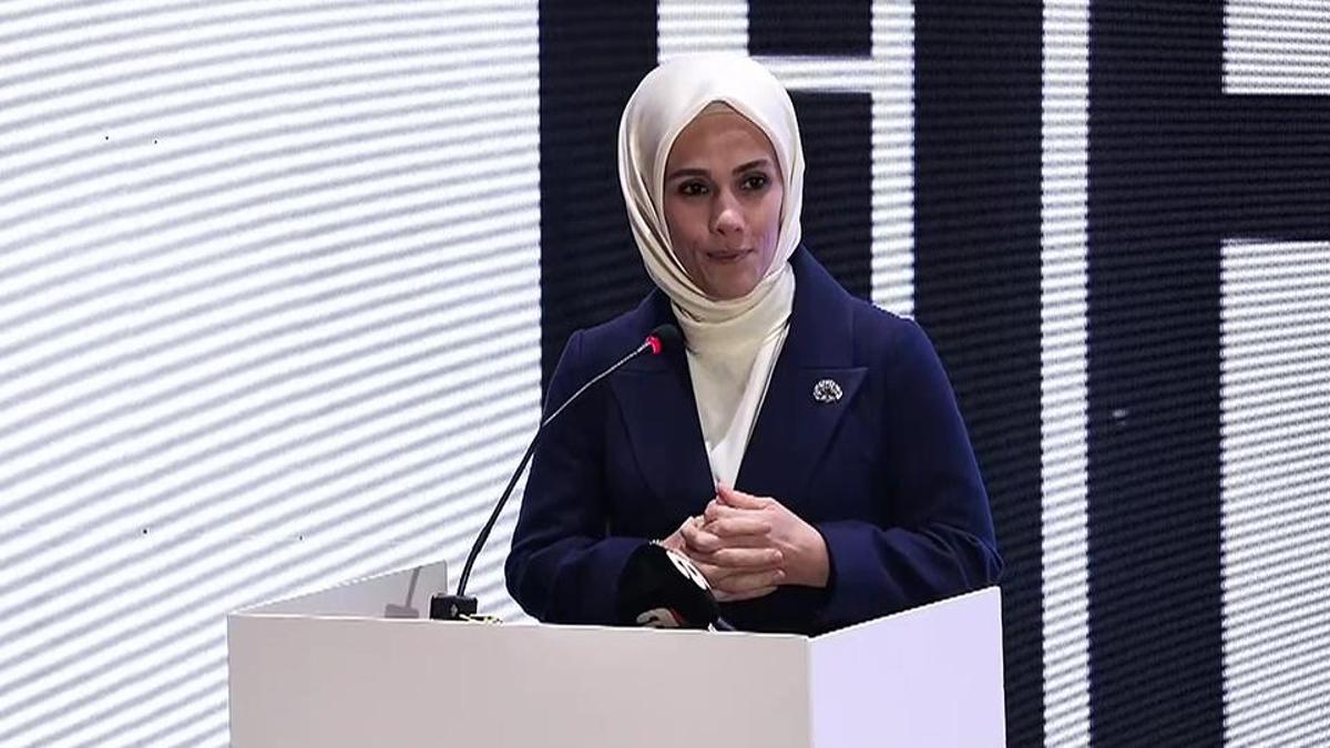 Esra Albayrak'tan The Jakarta Post'ta "yeniden sömürgeleşme" değerlendirmesi
