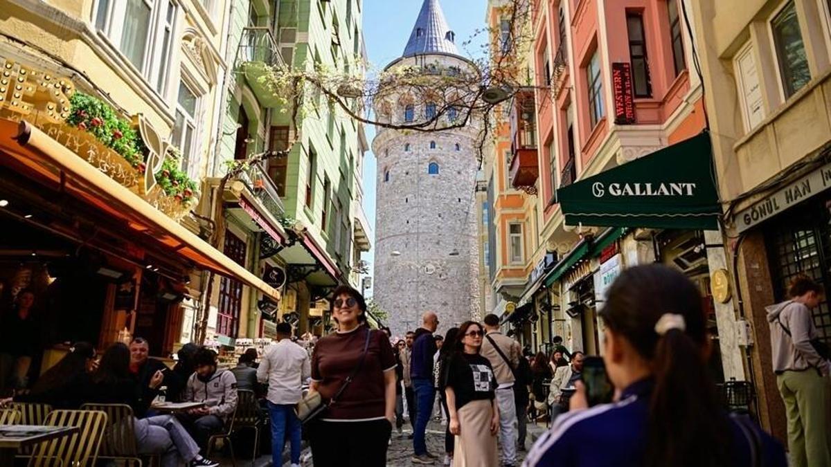 Türkiye’nin turizm geliri ilk çeyrekte 9,9 milyar dolara yükseldi