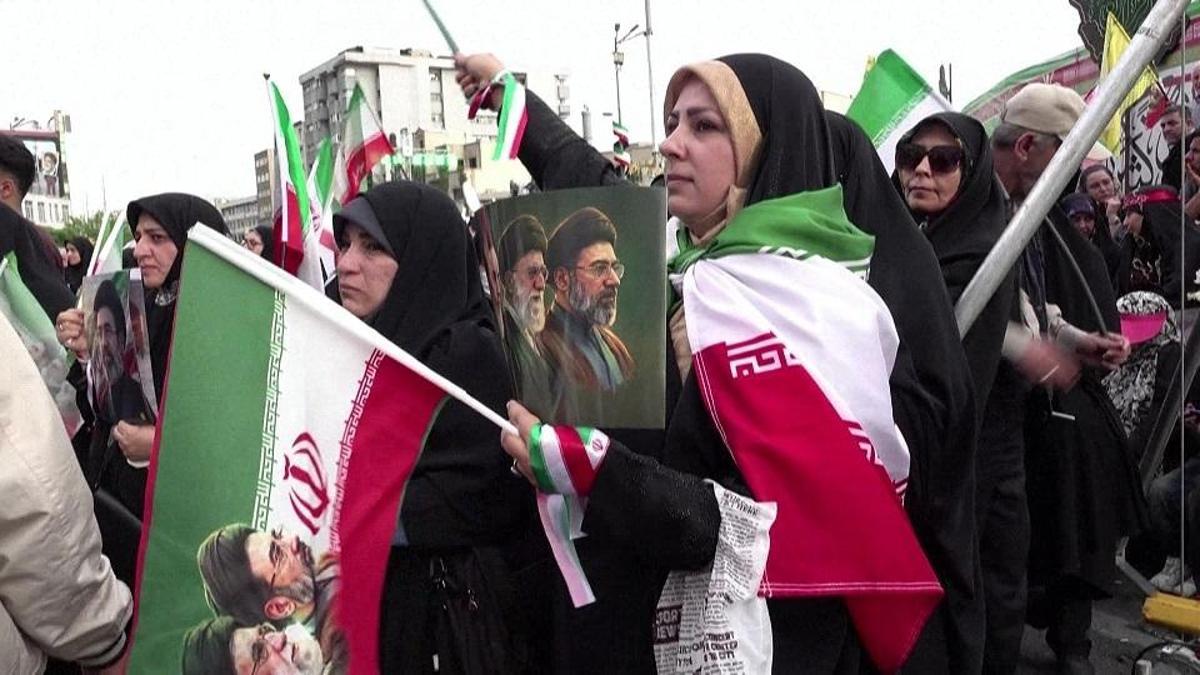 İran'da binler sokaklarda: BİZİ YENEMEZSİNİZ!