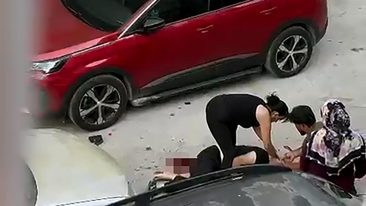 Bıçaklı kavganın sanığı 4,5 ayda tahliye oldu, ayırmak isteyen 1 yıldır elektronik kelepçeyle ev hapsinde