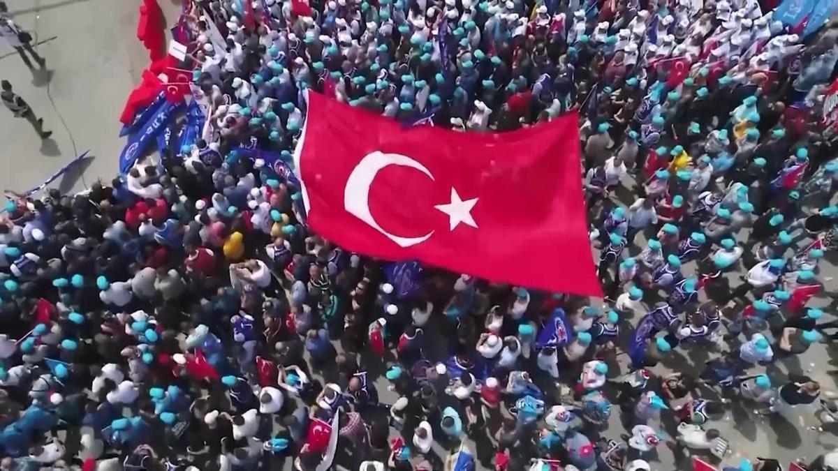 1 Mayıs’ta siyasilerden peş peşe mesajlar