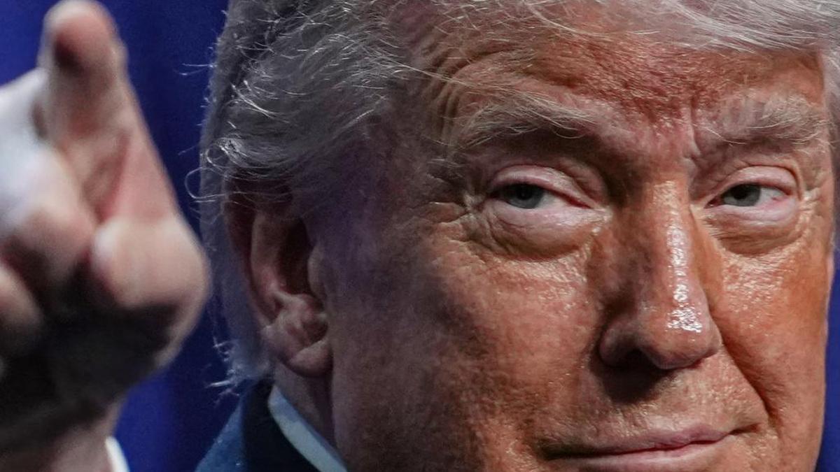 Trump: Hürmüz Boğazı etrafında 'korsan gibiyiz'