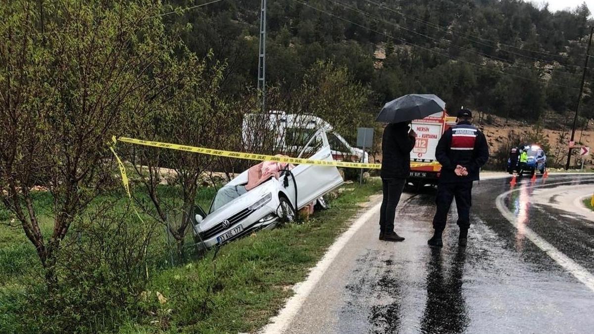 Mersin'de TIR ile çarpışan otomobilin sürücüsü öldü