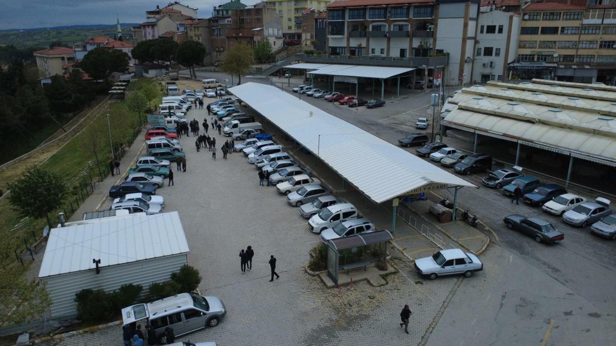 Demircide oto pazarı yoğunluğu, 47 yıllık klasik otomobile 210 bin TL