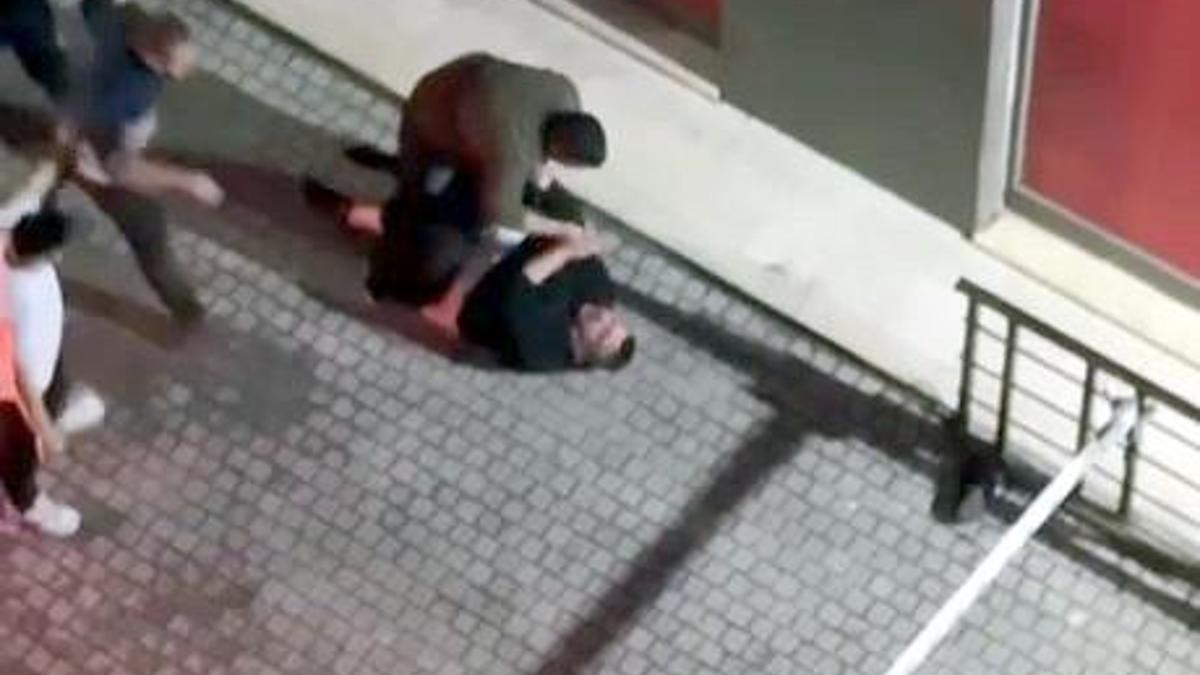 Avcılar'da site önünde 'park' kavgası: güvenlik görevlisine tekme tokat saldırdılar