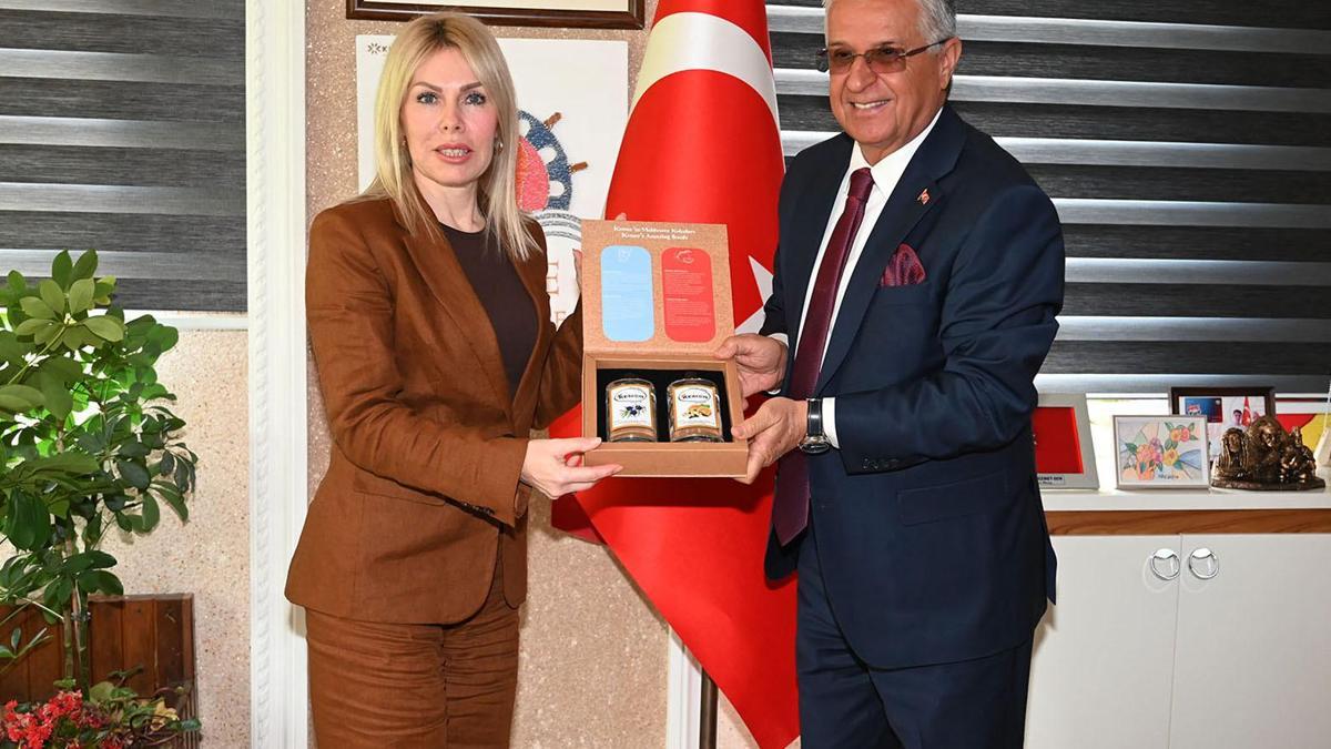 AÜ Rektörü Özkan Kemer Belediyesi'nde