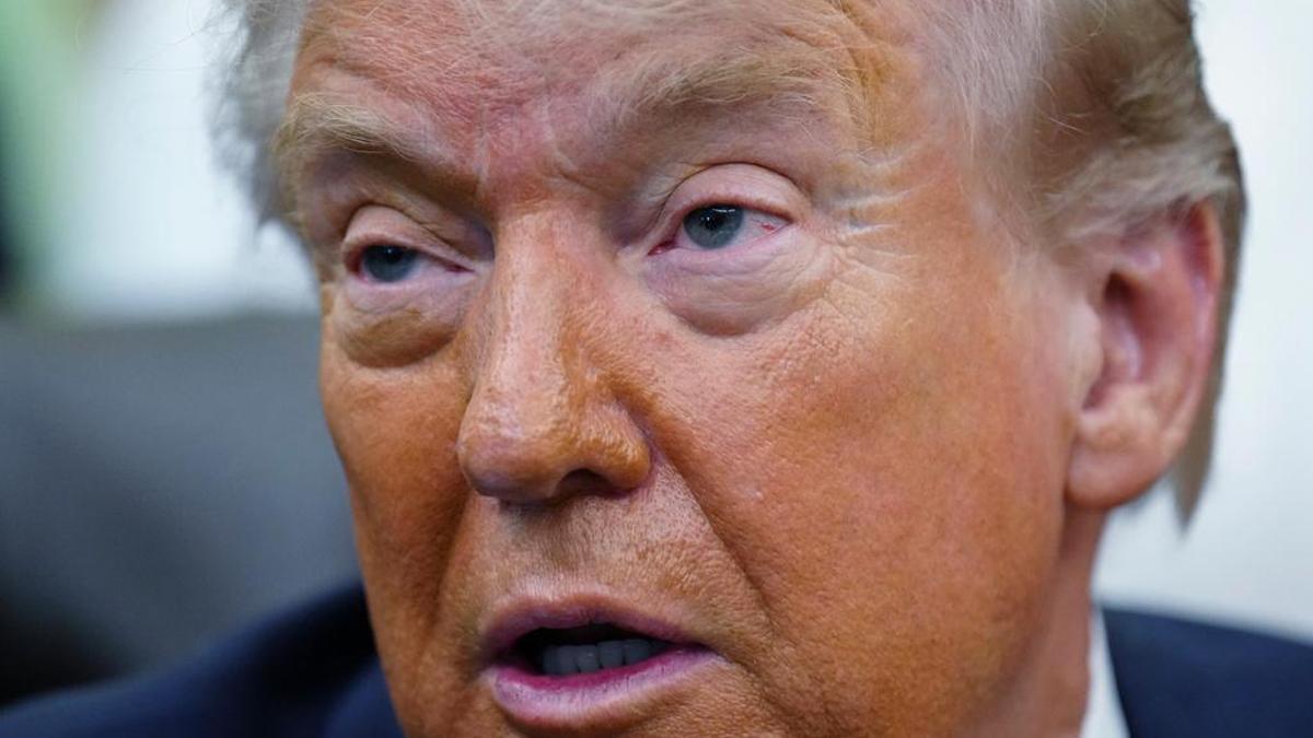 Trump'tan İran'a teslim ol çağrısı... Silahlarını oyuncağa benzetti
