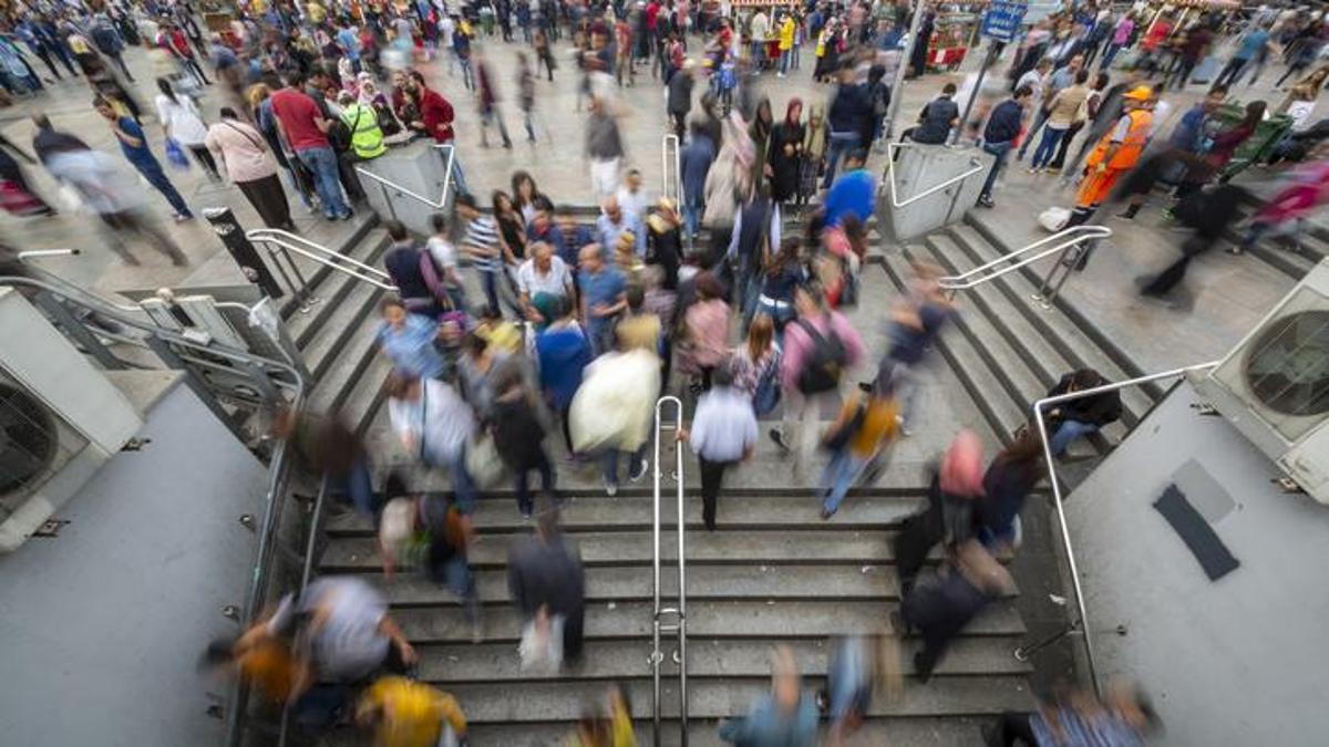 BİTMEYEN MESAİ! TÜİK verileri çarpıcı tabloyu ortaya koydu: 25 milyon kişi