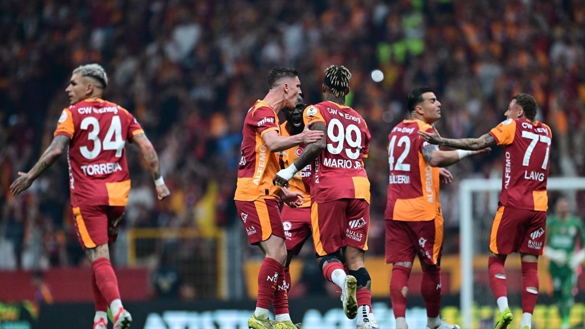 GALATASARAY 4-2 ANTALYASPOR MAÇ ÖZETİ | Aslan üst üste 4. kez şampiyon!