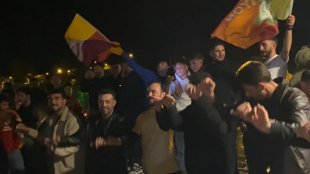 Karsta Galatasaray coşkusu sokaklara taştı