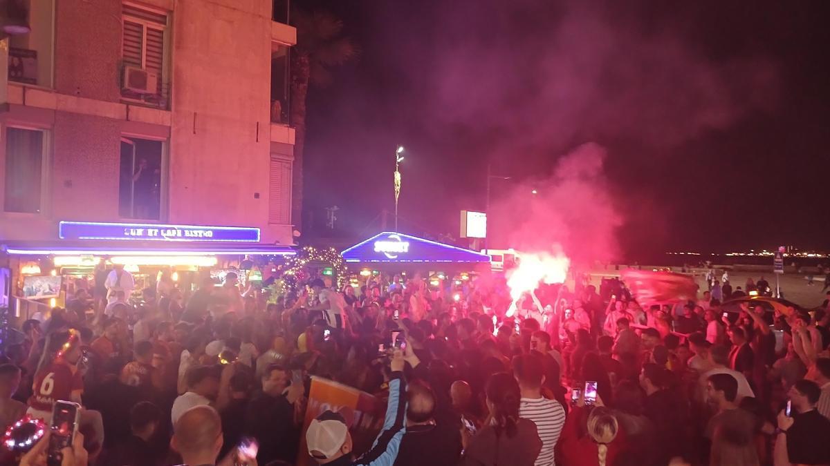 Galatasaray'ın şampiyonluğu İzmir'de coşkuyla kutlandı