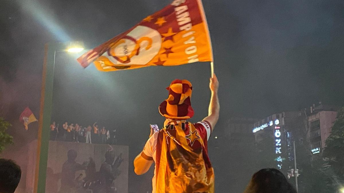 Ankara'da Galatasarayın 26'ncı şampiyonluğu coşkuyla kutlandı
