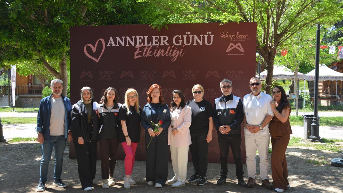 Mersinde şehit annelerine özel program